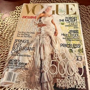 Vintage Vogue 2005 in semi perfect condition. A little wear and tear…